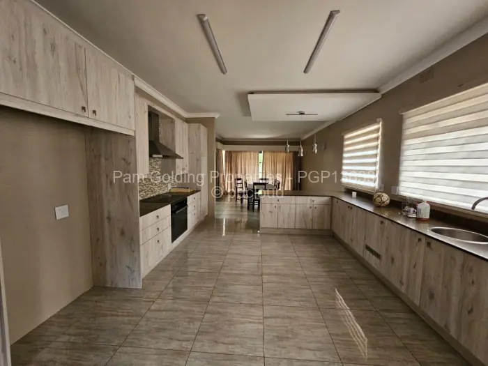 3 Bedroom House for Sale in Kumalo, Bulawayo