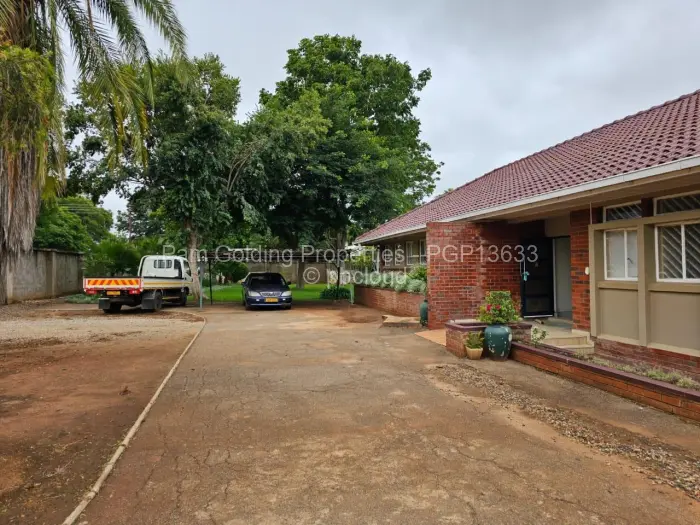 3 Bedroom House for Sale in Kumalo, Bulawayo