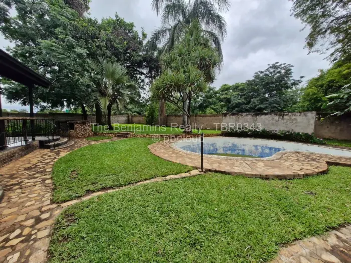6 Bedroom House for Sale in Chiredzi, Chiredzi