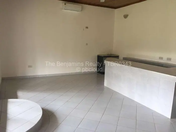 6 Bedroom House for Sale in Chiredzi, Chiredzi