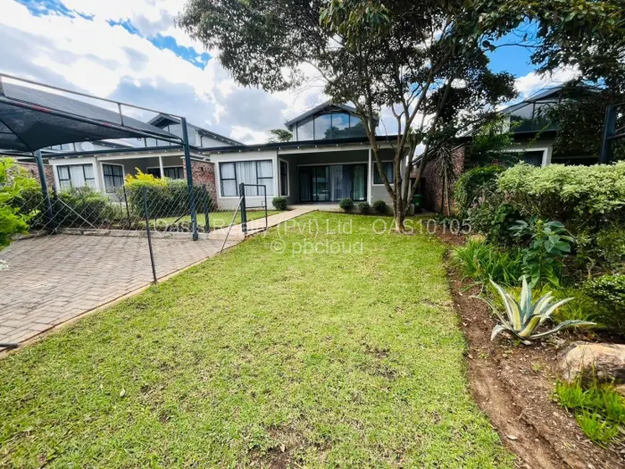 Townhouse/Cluster to Rent in Borrowdale Brooke, Harare