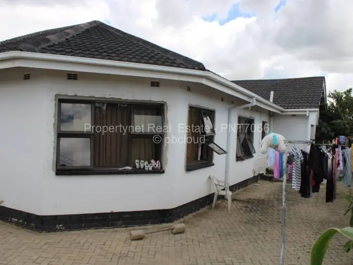 4 Bedroom House for Sale in Mainway Meadows, Harare