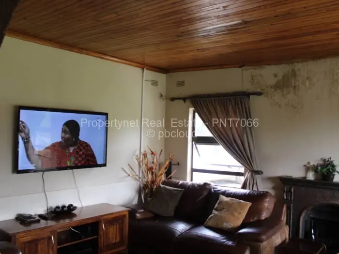 4 Bedroom House for Sale in Mainway Meadows, Harare