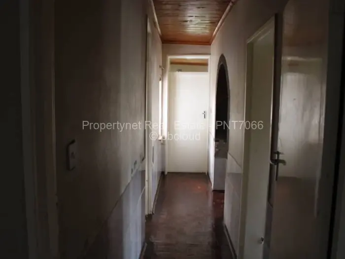 4 Bedroom House for Sale in Mainway Meadows, Harare