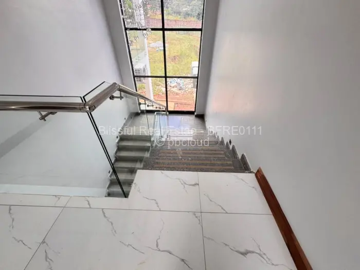 8 Bedroom House to Rent in Greystone Park