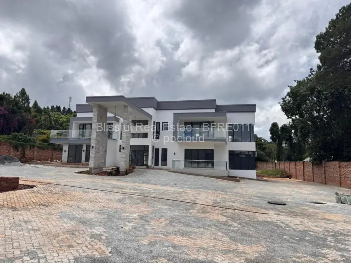 8 Bedroom House to Rent in Greystone Park