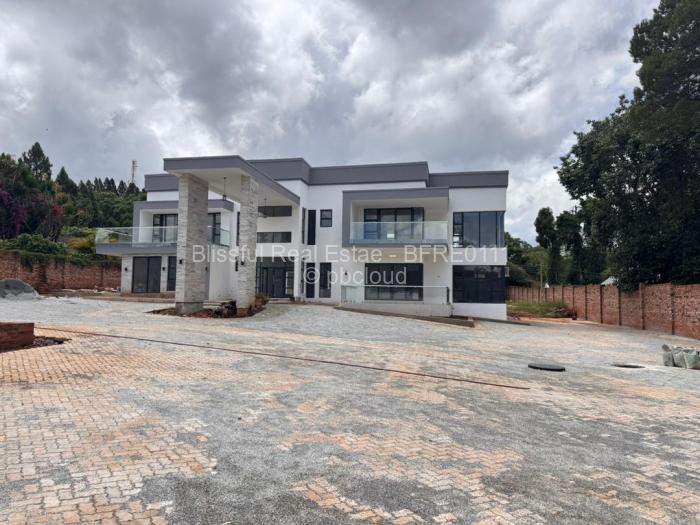 8 Bedroom House to Rent in Greystone Park, Harare