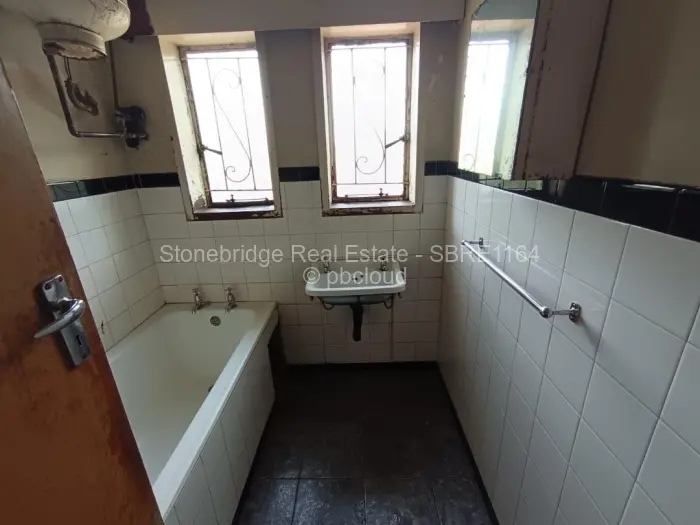 Flat/Apartment to Rent in Bulawayo City Centre, Bulawayo