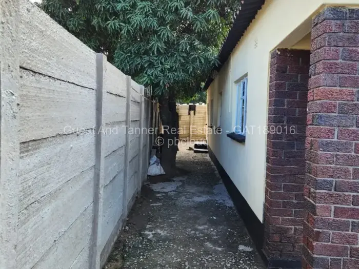4 Bedroom House for Sale in Chitungwiza, Chitungwiza