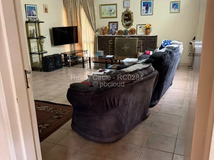 5 Bedroom House for Sale in Highlands, Harare