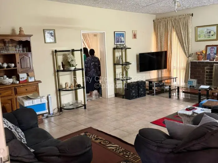 5 Bedroom House for Sale in Highlands, Harare