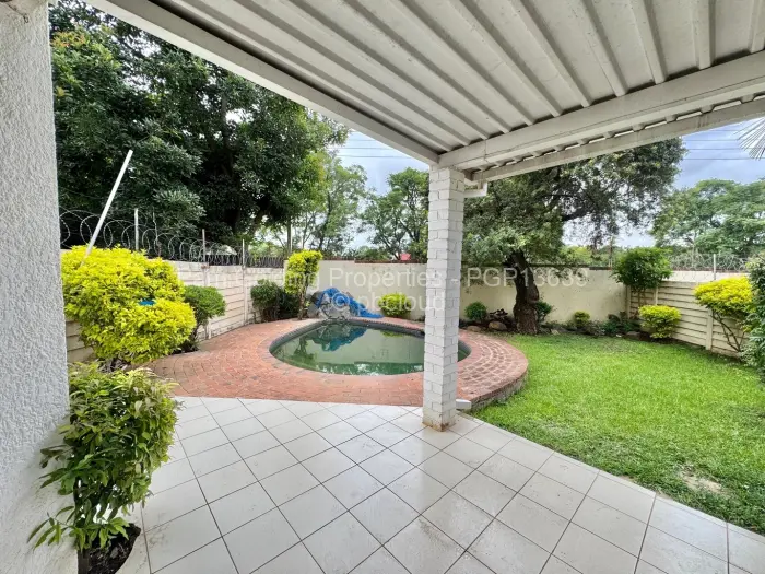 Townhouse/Cluster to Rent in Newlands, Harare