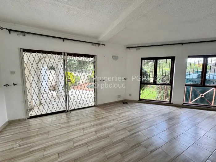 Townhouse/Cluster to Rent in Newlands, Harare