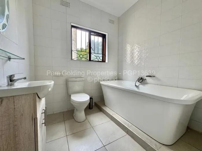 Townhouse/Cluster to Rent in Newlands, Harare