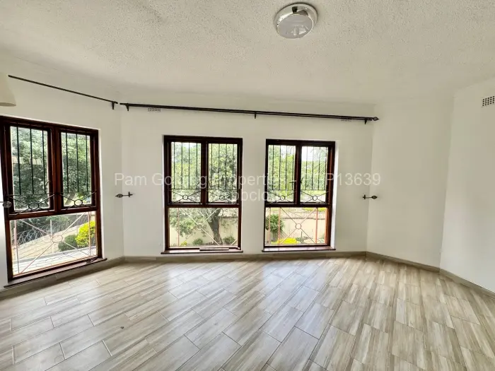 Townhouse/Cluster to Rent in Newlands, Harare