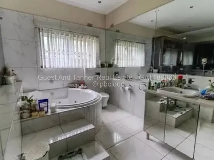 5 Bedroom House for Sale in Alexandra Park, Harare