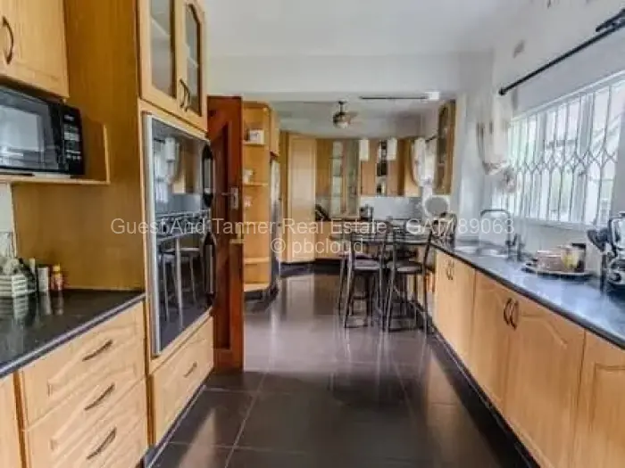 5 Bedroom House for Sale in Alexandra Park, Harare