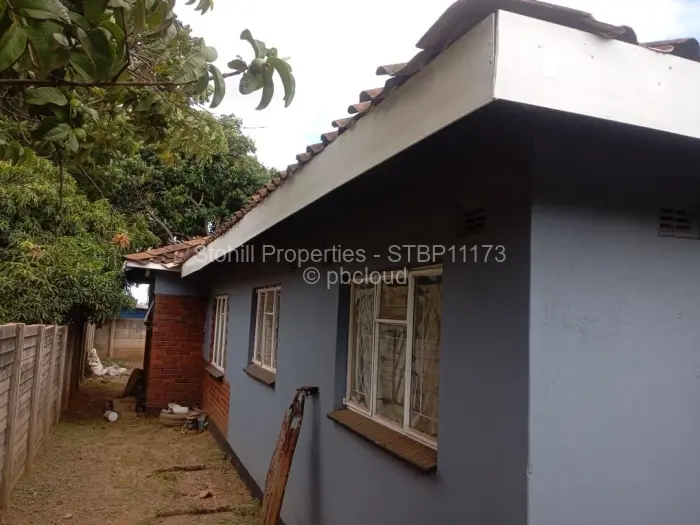 4 Bedroom House to Rent in Dzivarasekwa, Harare