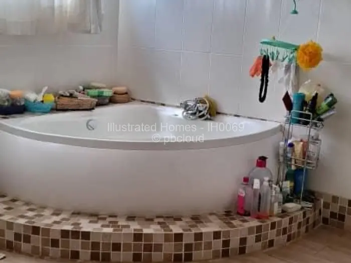 6 Bedroom House to Rent in Borrowdale Brooke, Harare