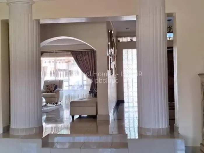 6 Bedroom House to Rent in Borrowdale Brooke, Harare