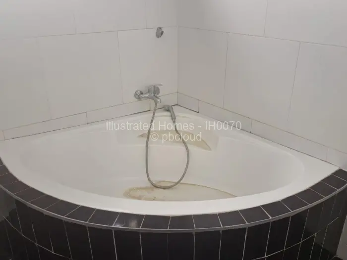 6 Bedroom House to Rent in Quinnington, Harare