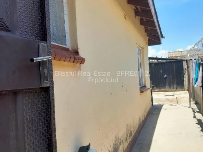 3 Bedroom House for Sale in Tafara, Harare
