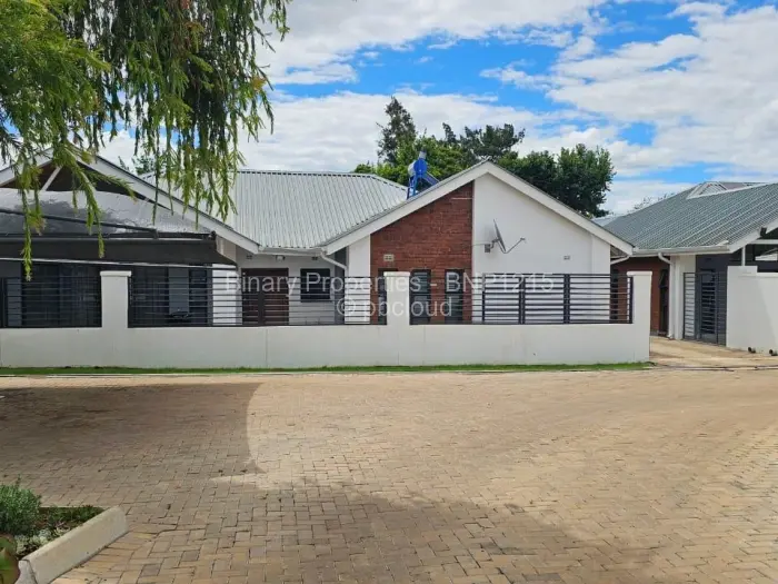 Townhouse/Cluster to Rent in Marlborough, Harare
