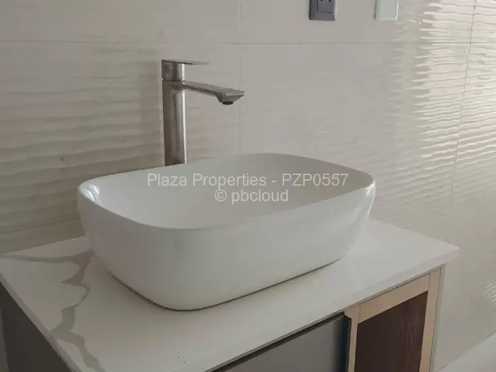 5 Bedroom House to Rent in Borrowdale, Harare