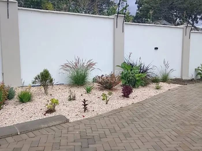 5 Bedroom House to Rent in Borrowdale, Harare