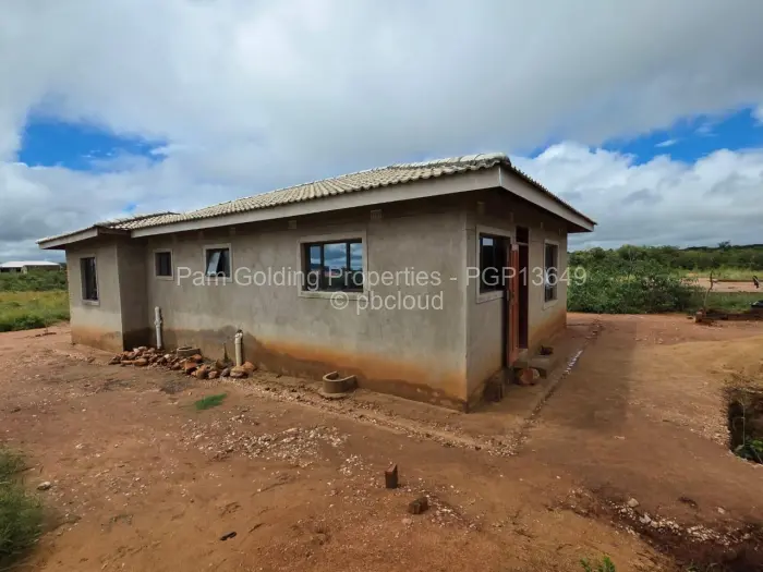 3 Bedroom House for Sale in Esigodini, Umzingwane