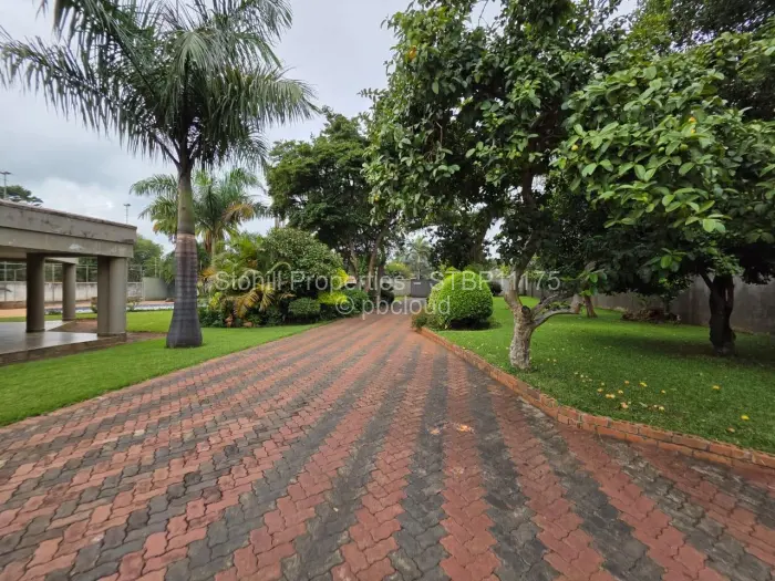 5 Bedroom House for Sale in Borrowdale, Harare