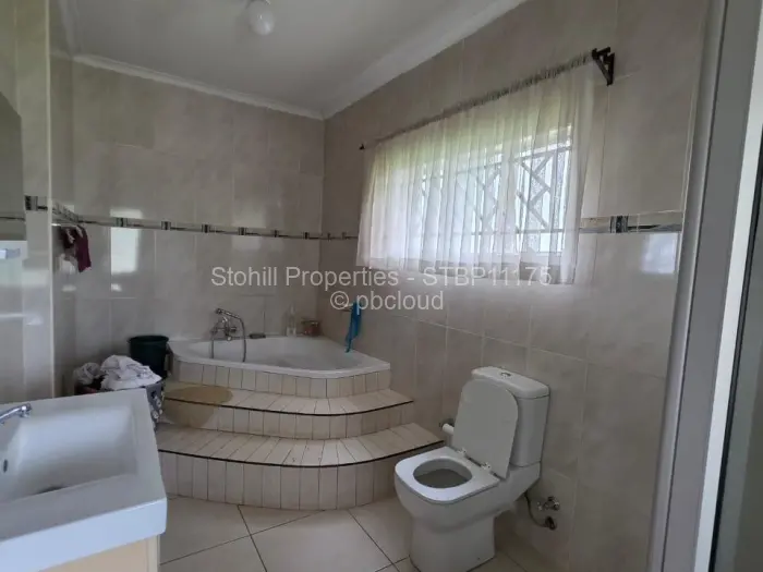5 Bedroom House for Sale in Borrowdale, Harare