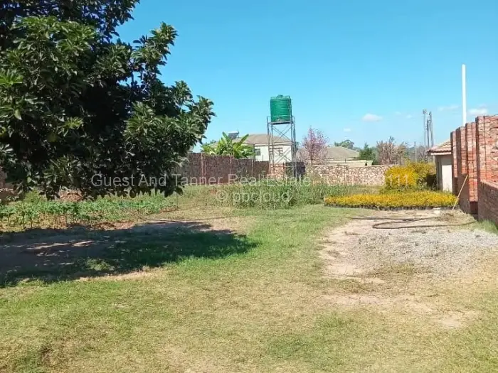 6 Bedroom House for Sale in Borrowdale, Harare