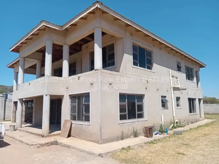 6 Bedroom House for Sale in Crowhill Views, Harare