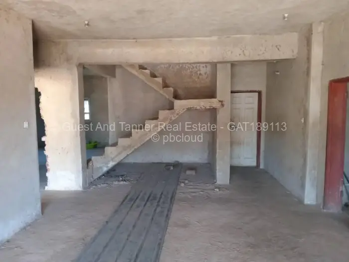 6 Bedroom House for Sale in Crowhill Views, Harare