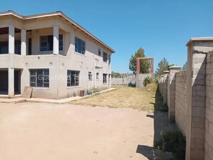 6 Bedroom House for Sale in Crowhill Views, Harare
