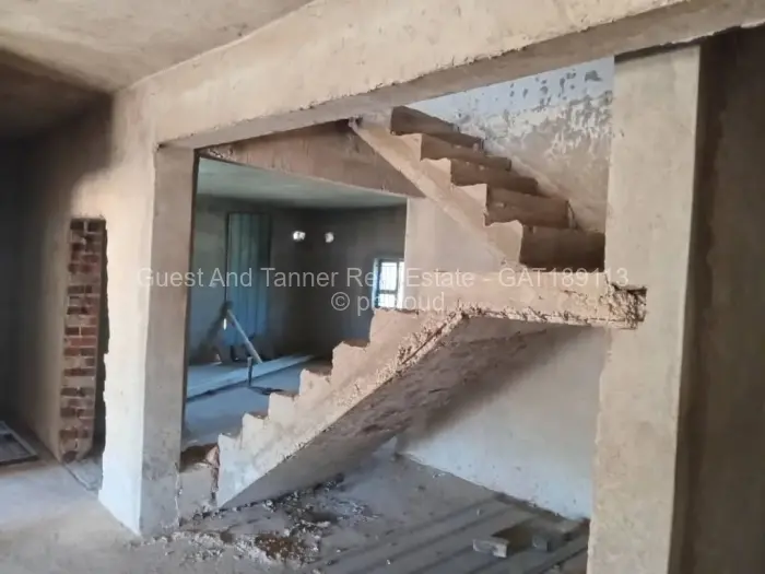 6 Bedroom House for Sale in Crowhill Views, Harare