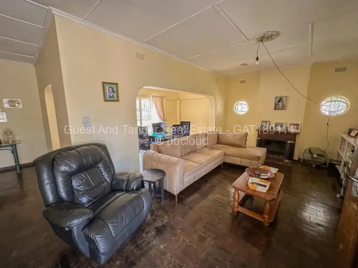 6 Bedroom House for Sale in Greendale North, Harare