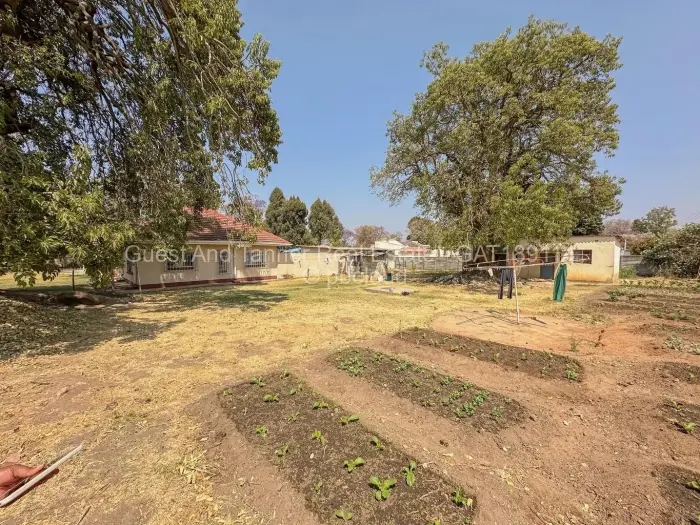 6 Bedroom House for Sale in Greendale North, Harare