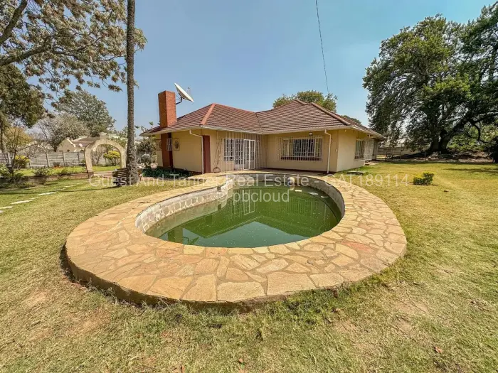 6 Bedroom House for Sale in Greendale North, Harare