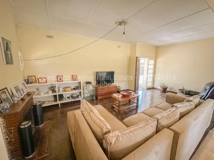 6 Bedroom House for Sale in Greendale North, Harare