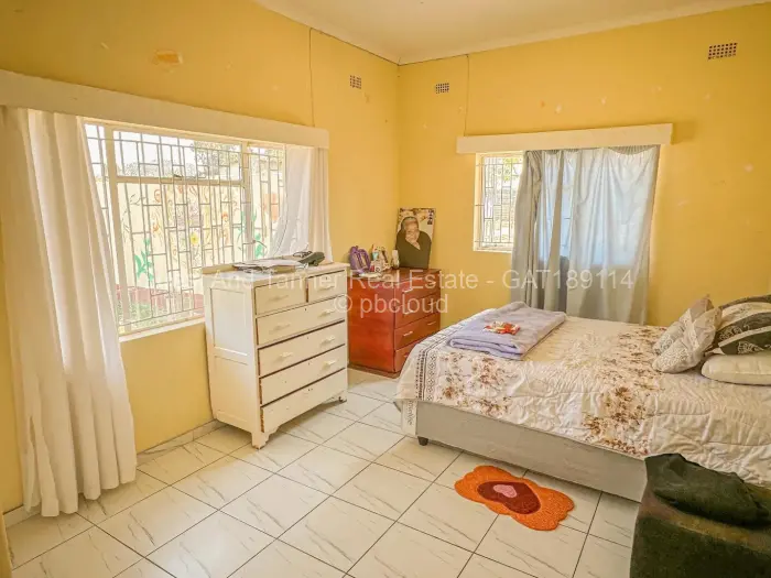 6 Bedroom House for Sale in Greendale North, Harare