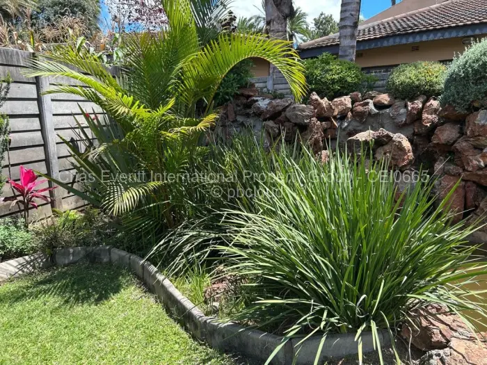 4 Bedroom House to Rent in Greendale North