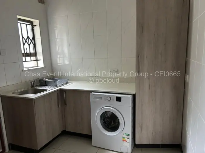 4 Bedroom House to Rent in Greendale North