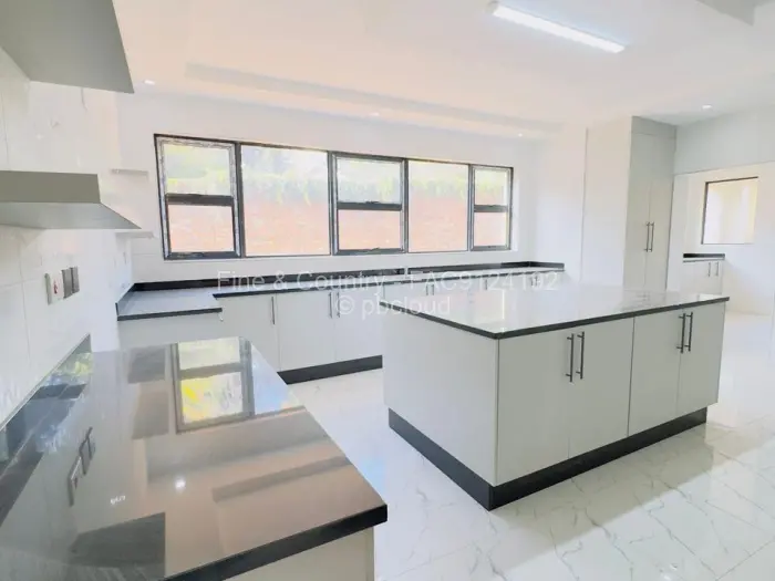 8 Bedroom House to Rent in Greystone Park, Harare