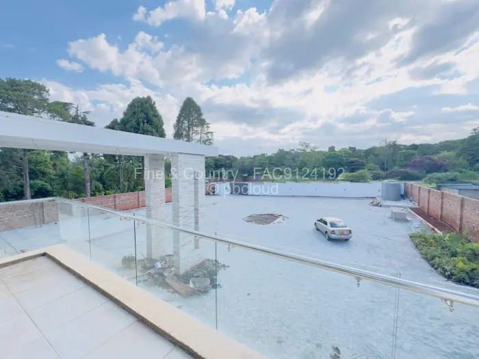 8 Bedroom House to Rent in Greystone Park, Harare