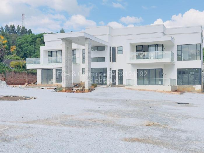 8 Bedroom House to Rent in Greystone Park, Harare