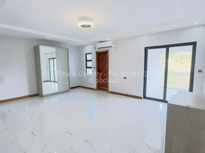 8 Bedroom House to Rent in Greystone Park, Harare