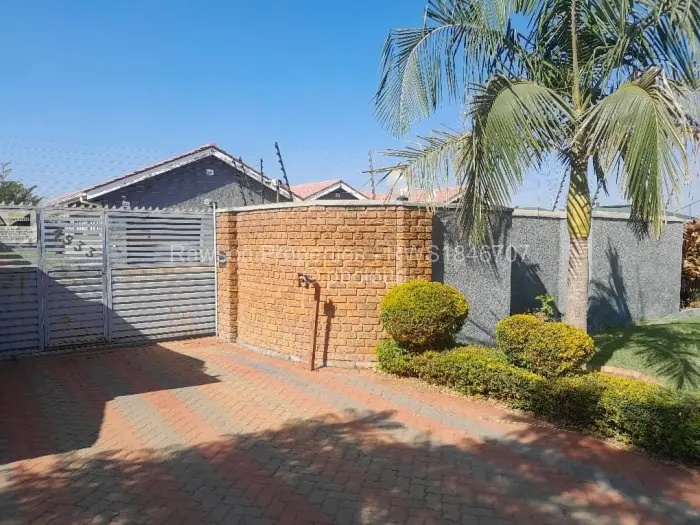 4 Bedroom House for Sale in Norton, Norton