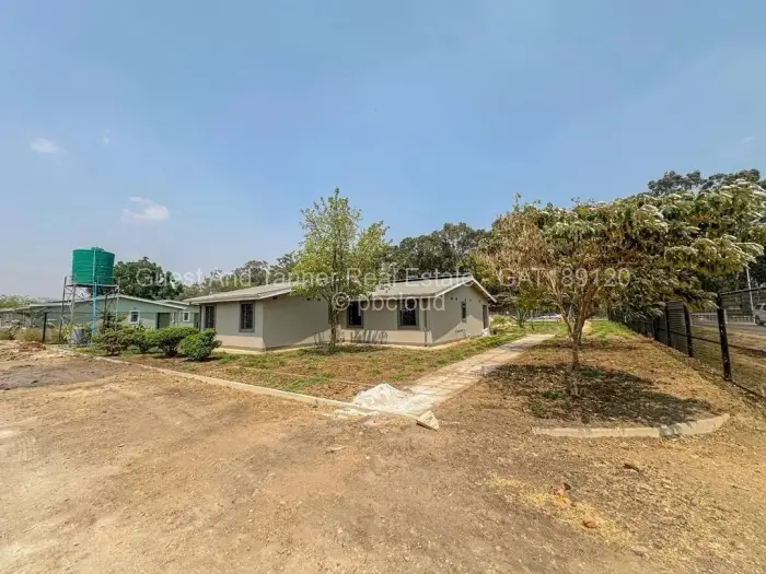 Townhouse/Cluster for Sale in Arlington, Harare